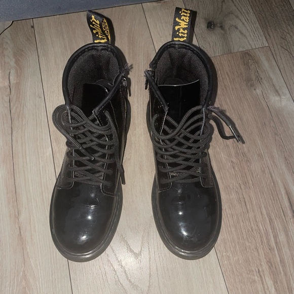 Dr. Marten boots kids size 3y - Picture 1 of 9